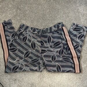Stylish Gray Leaf Patterned Pants